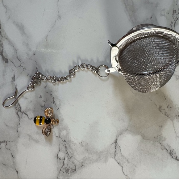 Tea Steeper , Size 1 " with bee charm . - Picture 1 of 10